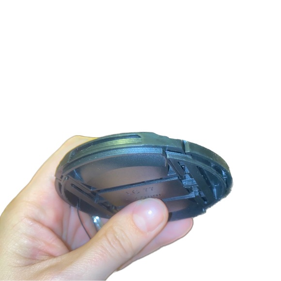 ♥️Universal Center Pinch Snap-on Front Lens Cap - Picture 6 of 8